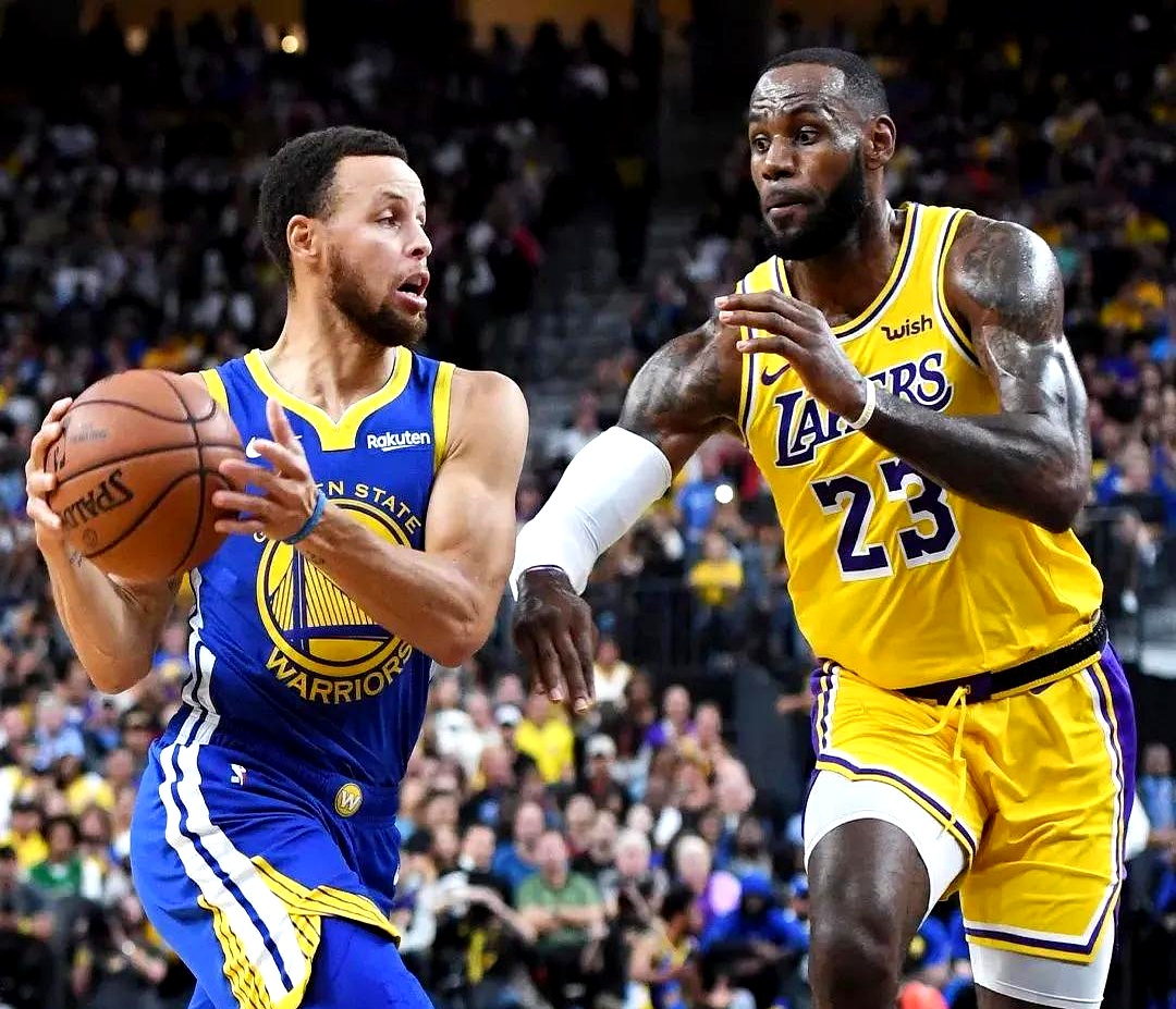 关于勇士主场战胜湖人，取得关键胜利的信息