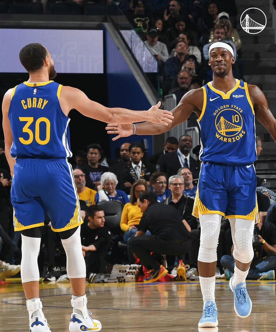 勇士击败湖人，豪取连胜，斩获西部榜首