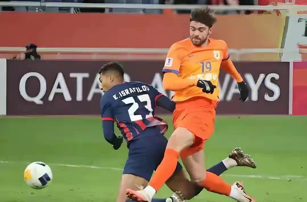 米兰体育网址-紧张比赛中球队实力对决，角逐激烈